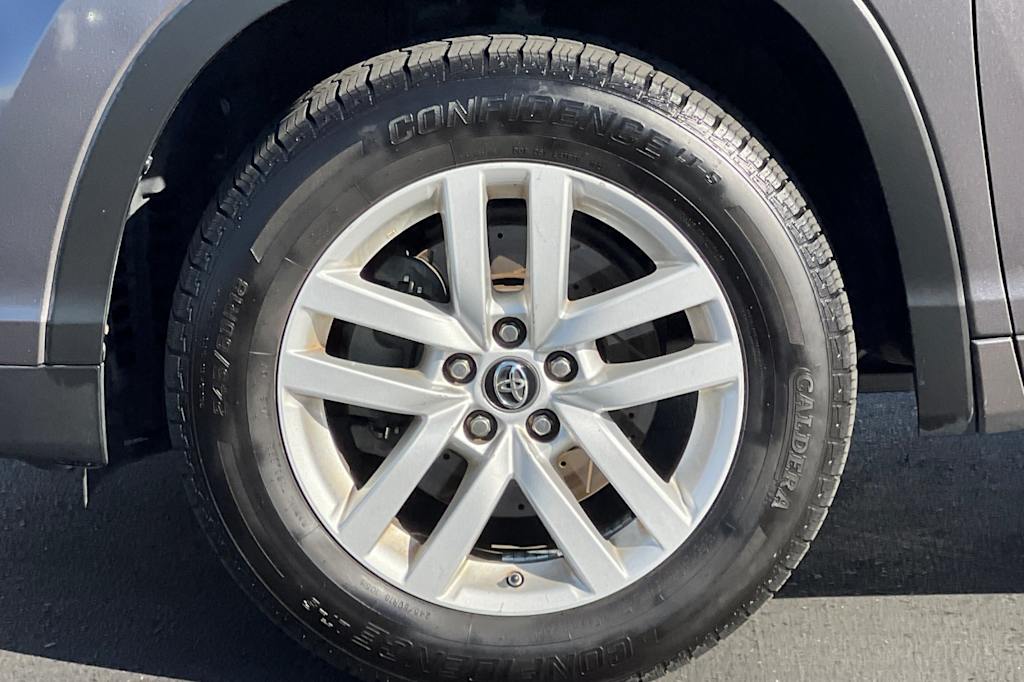 Thumbnail: 2016 Toyota Highlander - 8