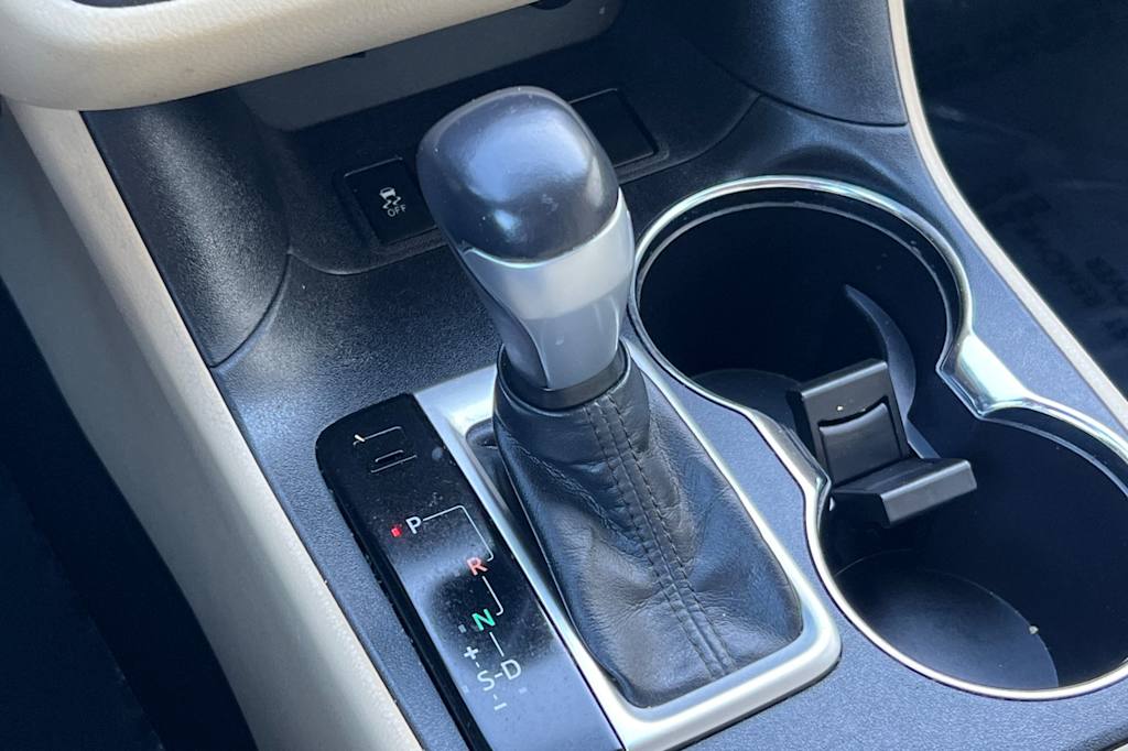 Thumbnail: 2014 Toyota Highlander - 15