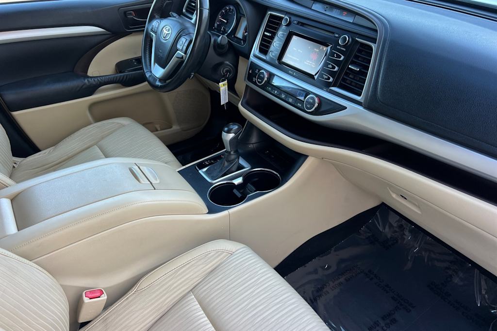 Thumbnail: 2014 Toyota Highlander - 13