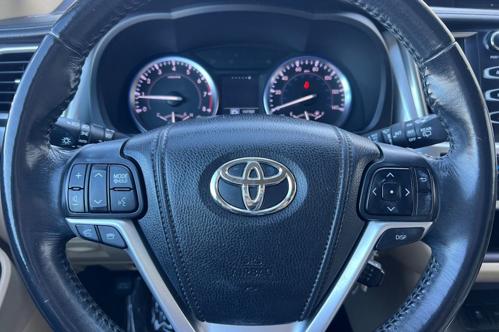 Thumbnail: 2014 Toyota Highlander - 28