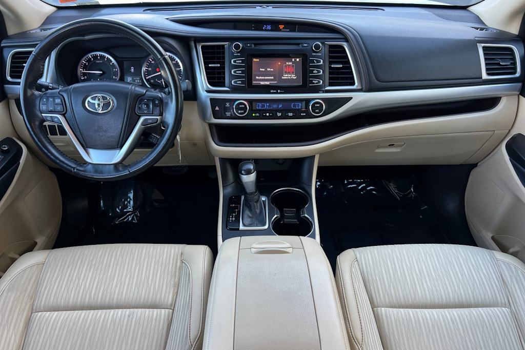 Thumbnail: 2014 Toyota Highlander - 2