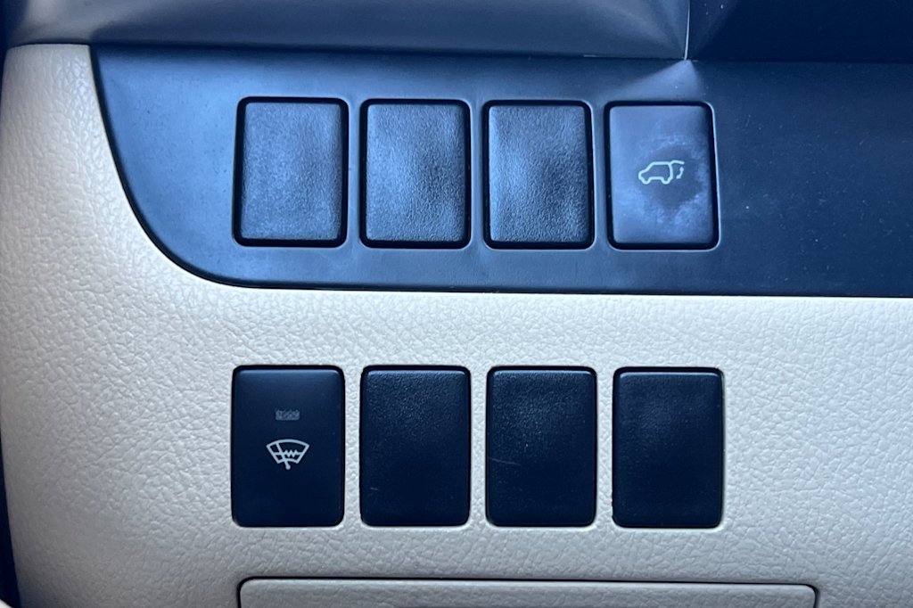 Thumbnail: 2014 Toyota Highlander - 32