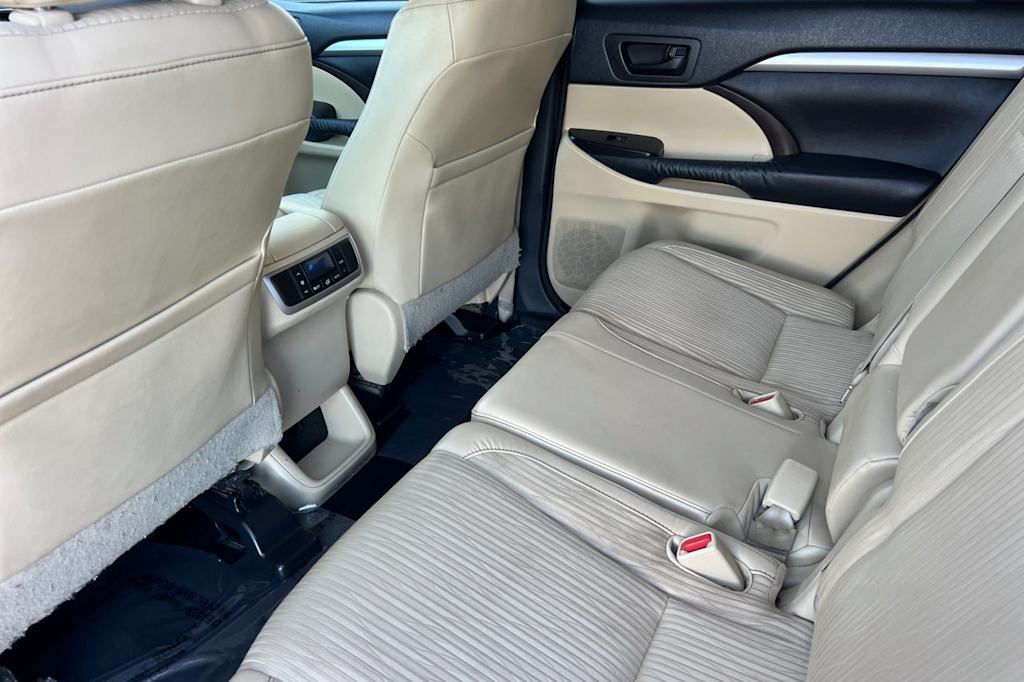 Thumbnail: 2014 Toyota Highlander - 11