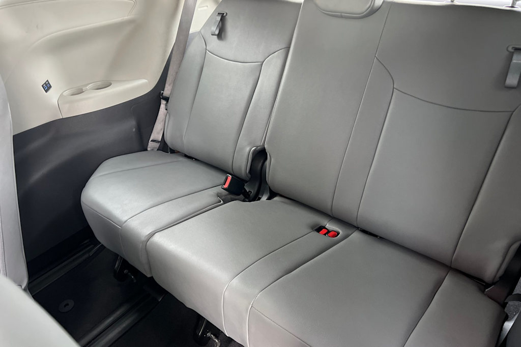 2021 Toyota Sienna Limited 22