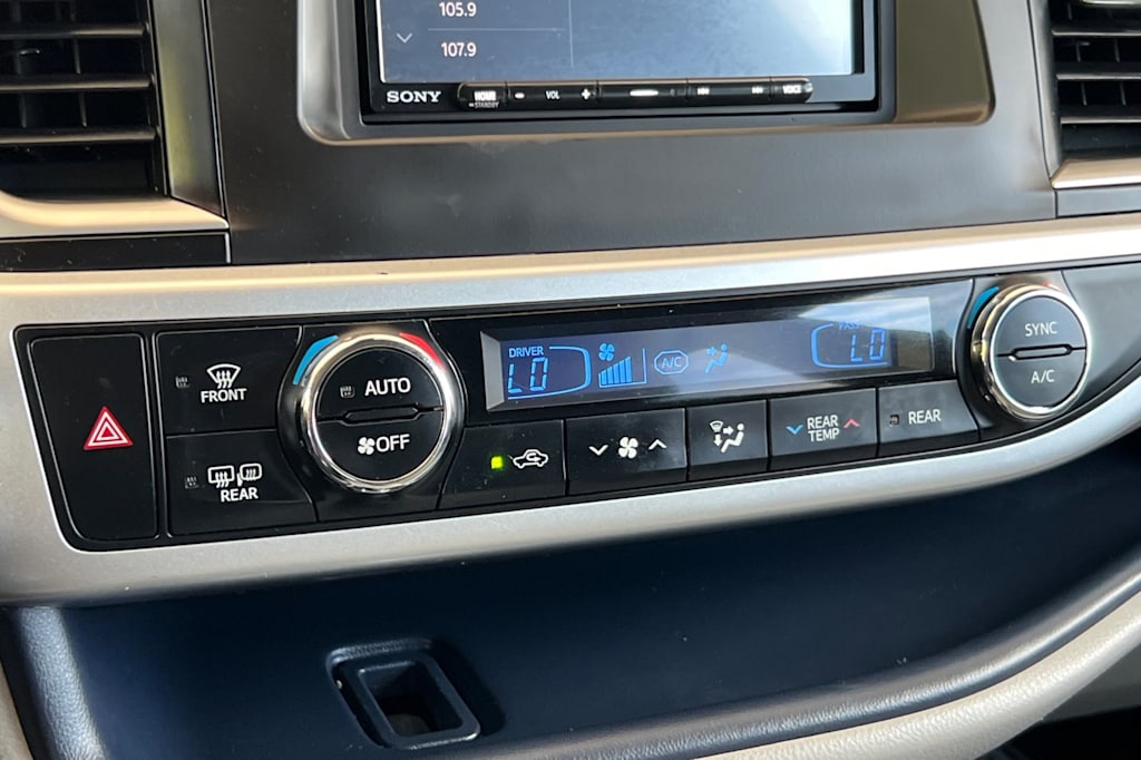 Thumbnail: 2019 Toyota Highlander - 27
