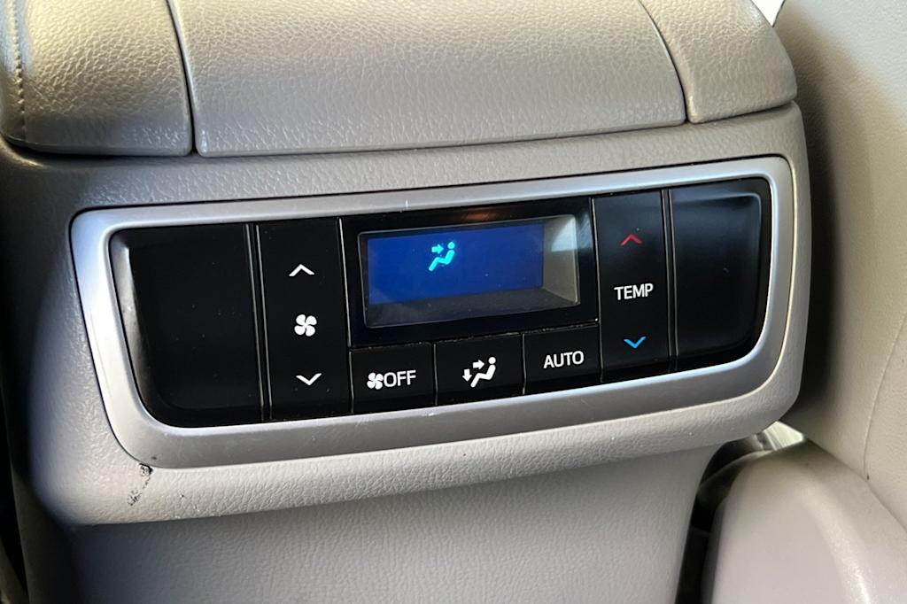 Thumbnail: 2019 Toyota Highlander - 22