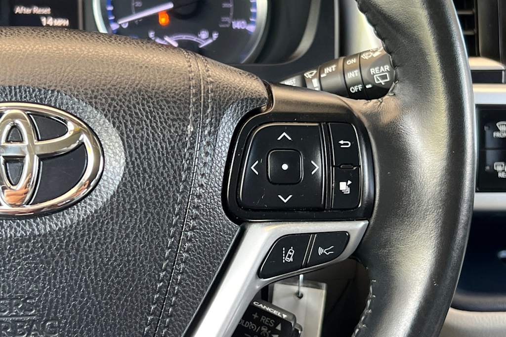 Thumbnail: 2019 Toyota Highlander - 30