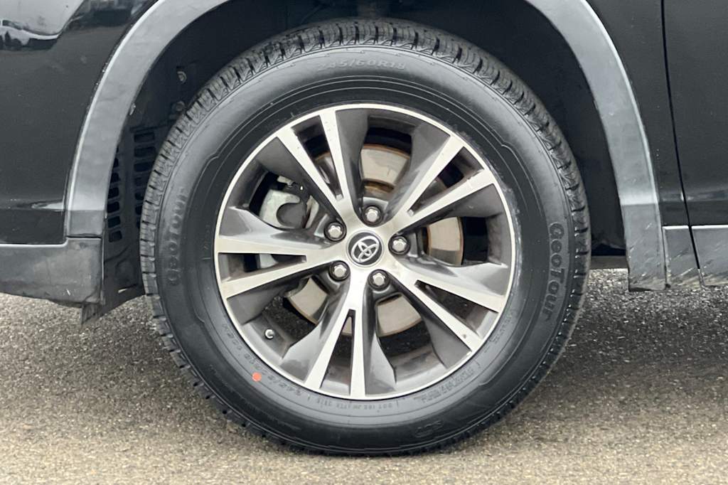 Thumbnail: 2019 Toyota Highlander - 7