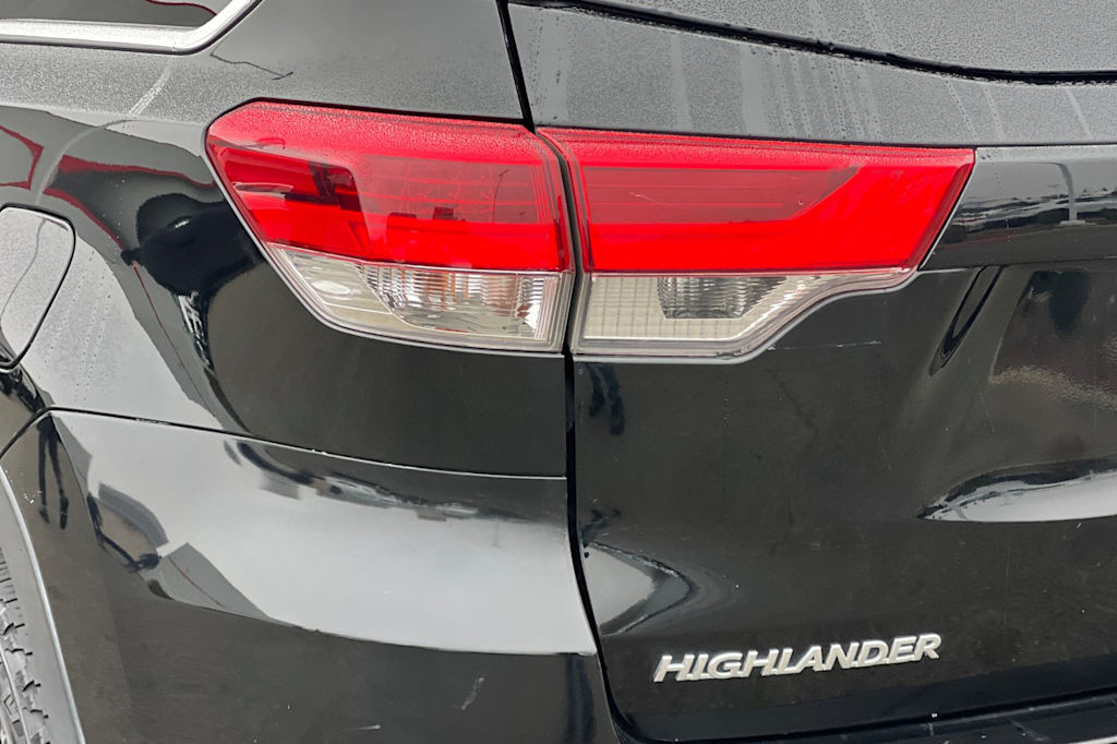 Thumbnail: 2019 Toyota Highlander - 29