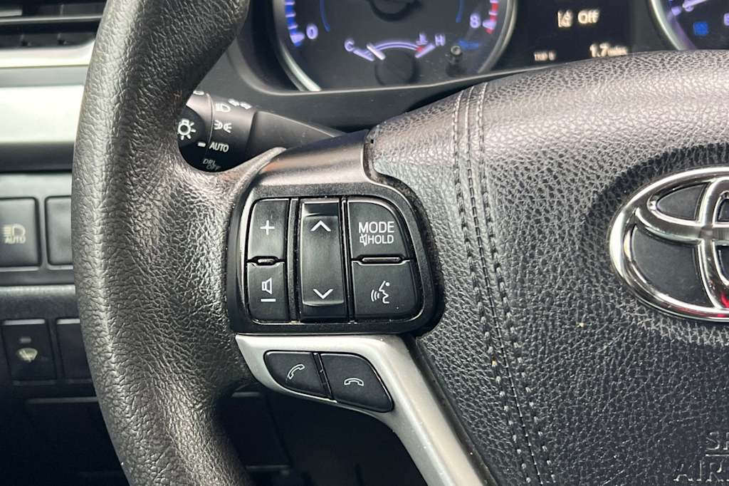 Thumbnail: 2019 Toyota Highlander - 27