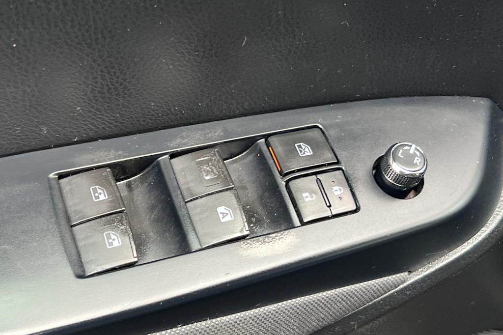 Thumbnail: 2019 Toyota Highlander - 19