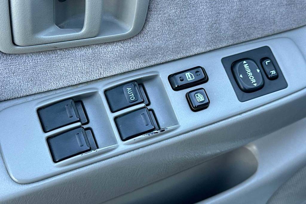 Thumbnail: 2001 Toyota Tacoma - 20