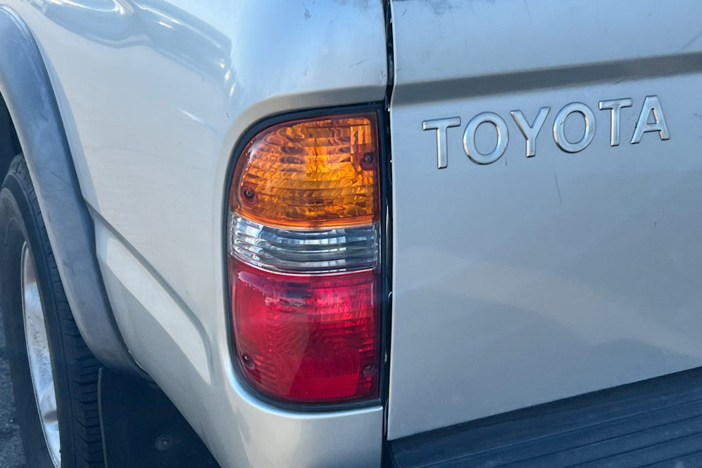 Thumbnail: 2003 Toyota Tacoma - 20