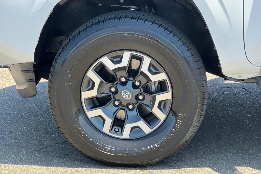 Thumbnail: 2021 Toyota Tacoma - 6
