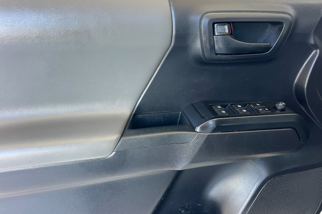 Thumbnail: 2021 Toyota Tacoma - 20