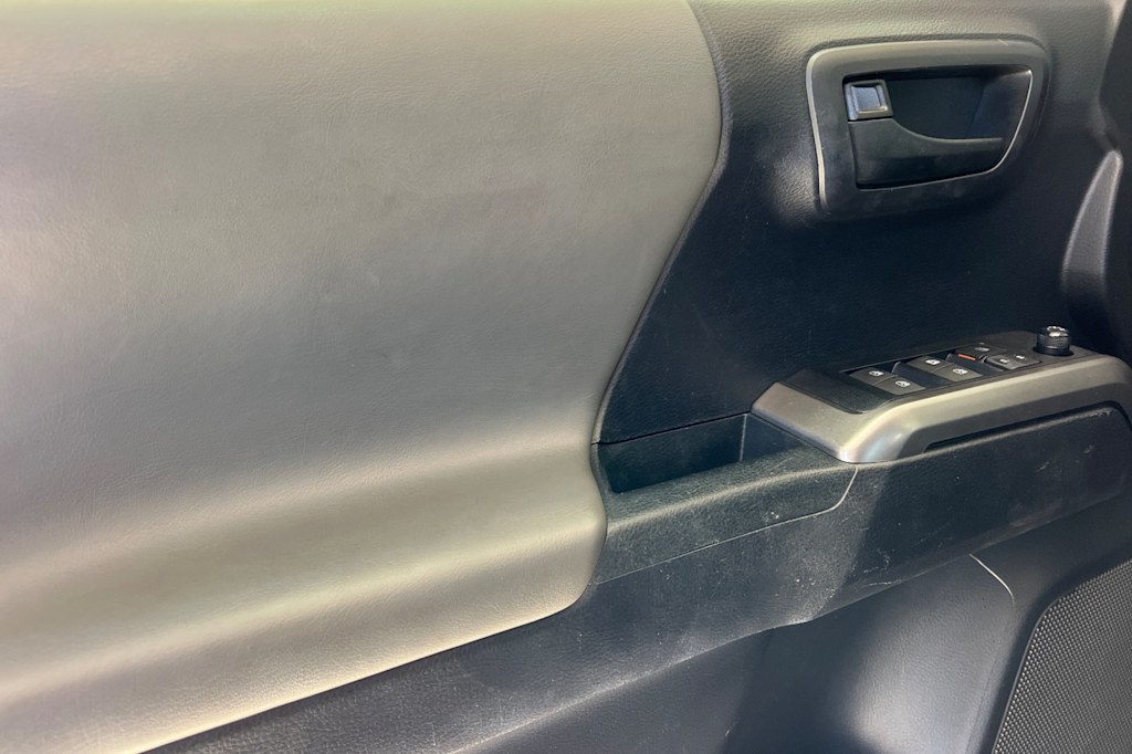Thumbnail: 2020 Toyota Tacoma - 21