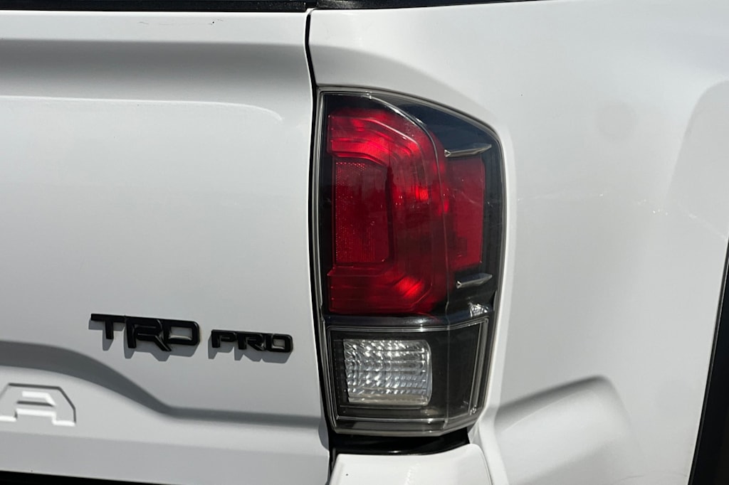 Thumbnail: 2017 Toyota Tacoma - 31