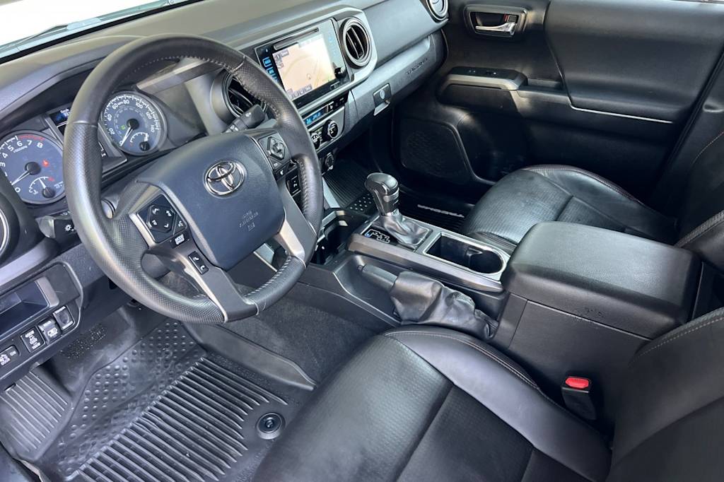 Thumbnail: 2017 Toyota Tacoma - 7