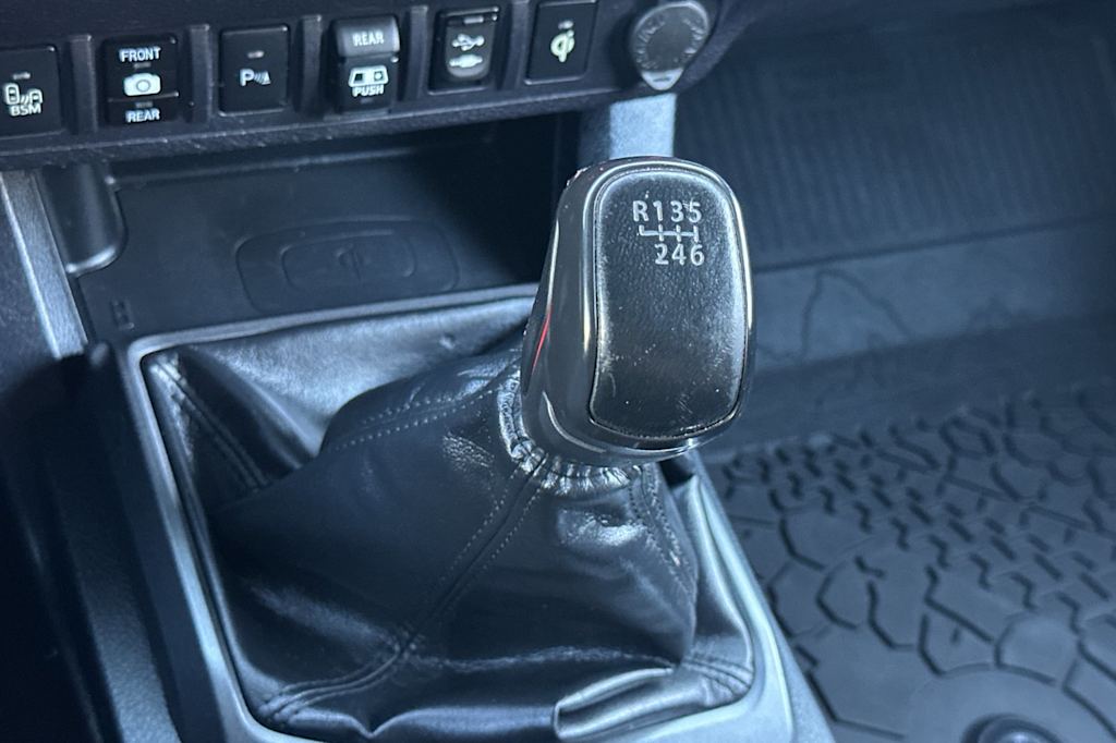 Thumbnail: 2019 Toyota Tacoma - 14