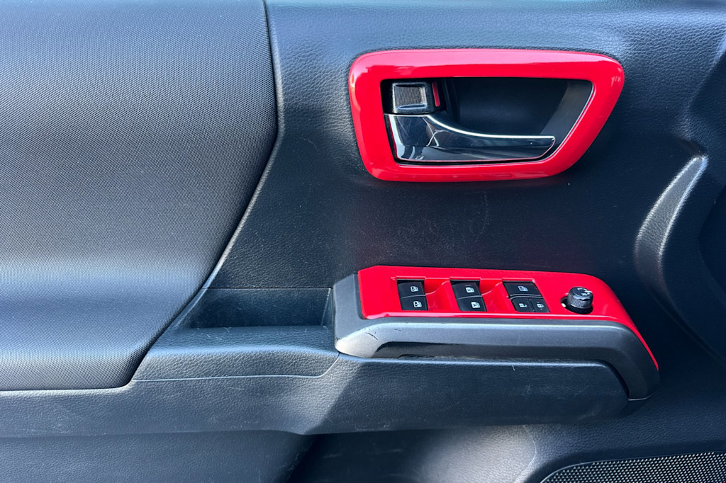 Thumbnail: 2019 Toyota Tacoma - 20