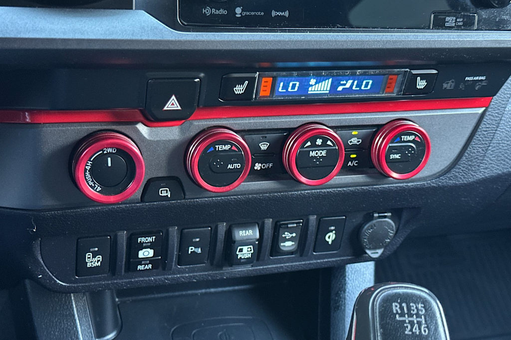 Thumbnail: 2019 Toyota Tacoma - 26