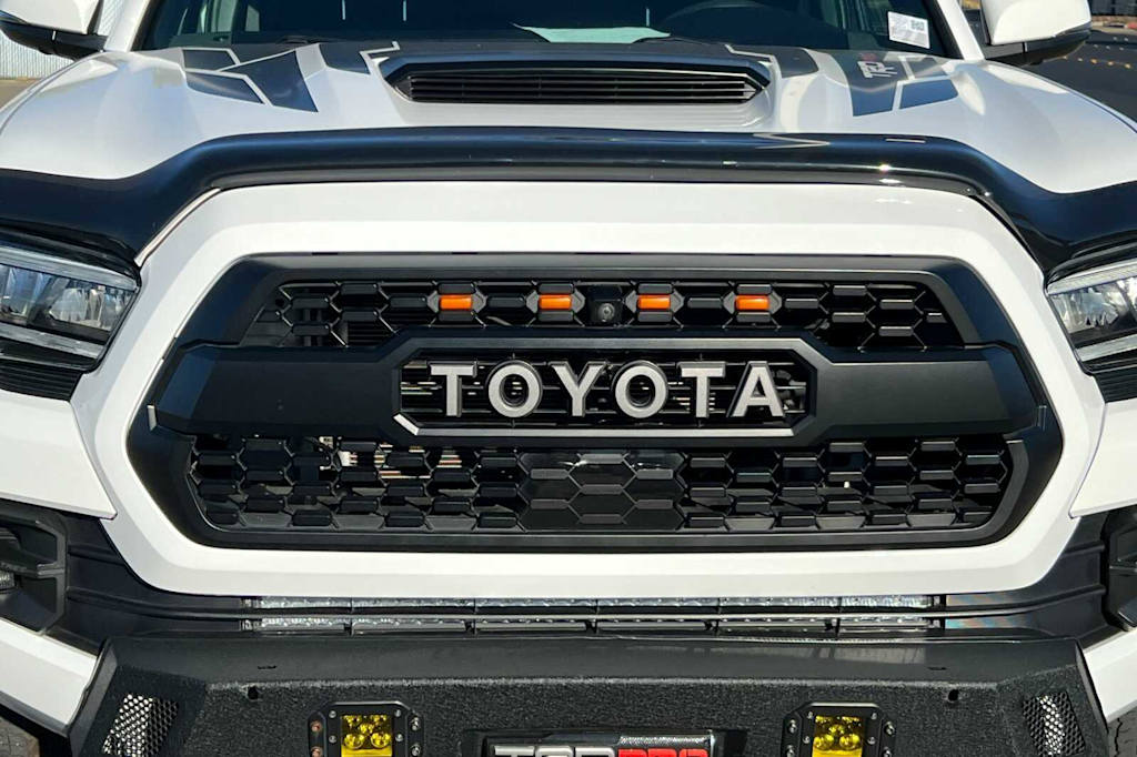 Thumbnail: 2021 Toyota Tacoma - 21