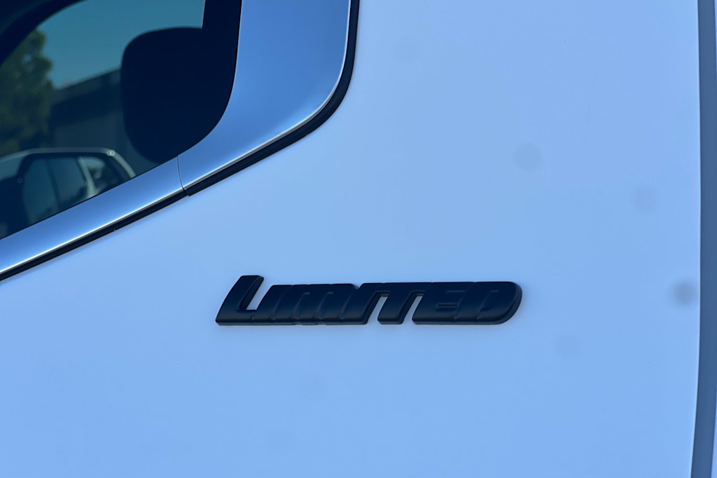 Thumbnail: 2022 Toyota Tundra - 7