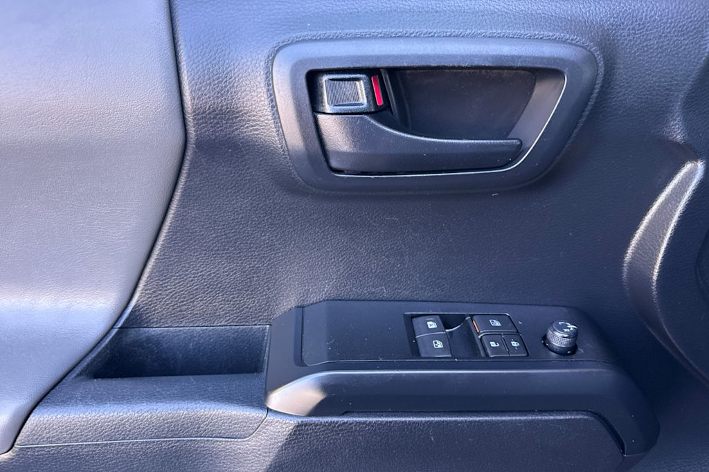 Thumbnail: 2019 Toyota Tacoma - 20