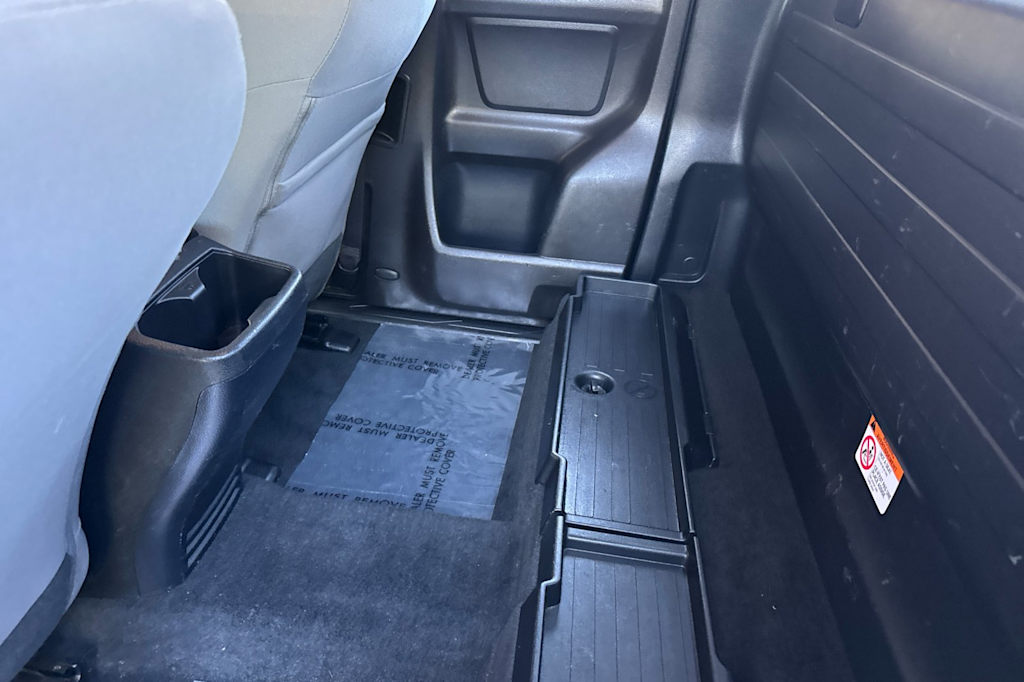 Thumbnail: 2019 Toyota Tacoma - 10