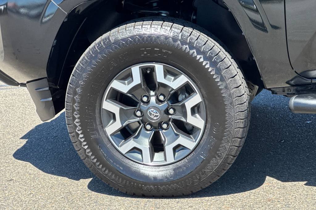 Thumbnail: 2019 Toyota Tacoma - 8