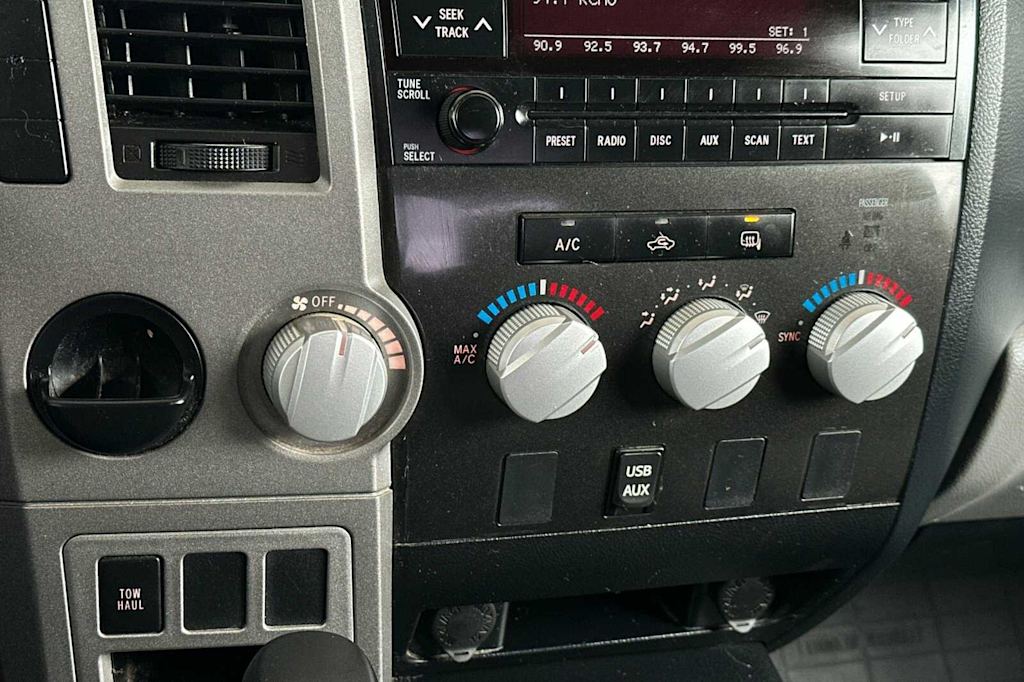 2013 Toyota Tundra  26