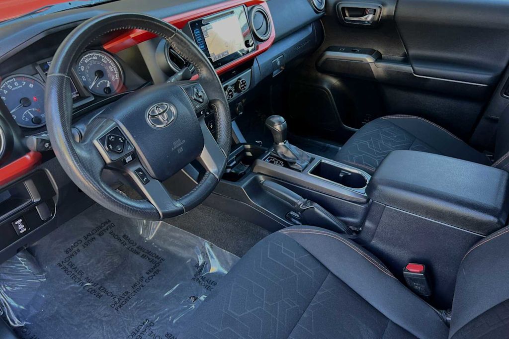 2017 Toyota Tacoma TRD Sport 9