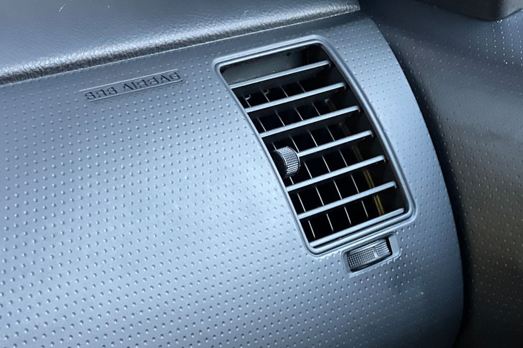 Thumbnail: 2012 Toyota Tacoma - 17