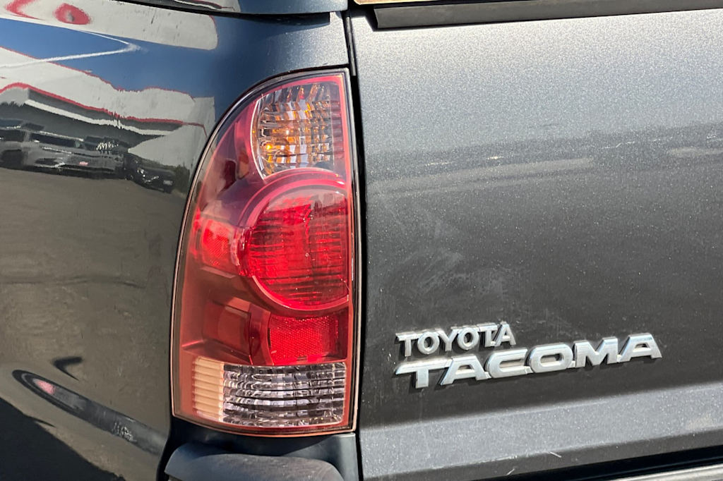 Thumbnail: 2012 Toyota Tacoma - 29