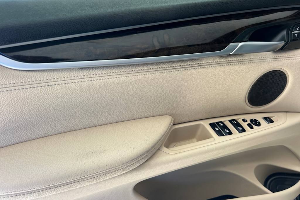 Thumbnail: 2015 BMW X5 - 21