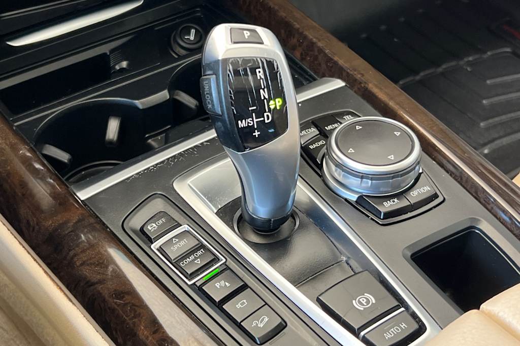Thumbnail: 2015 BMW X5 - 15