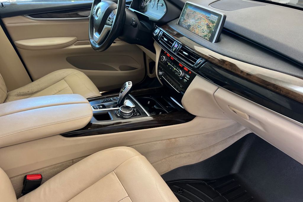 Thumbnail: 2015 BMW X5 - 13