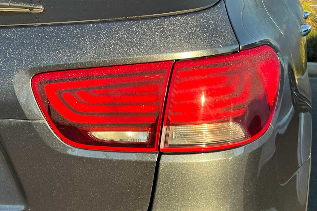 2020 Kia Sorento LX 19