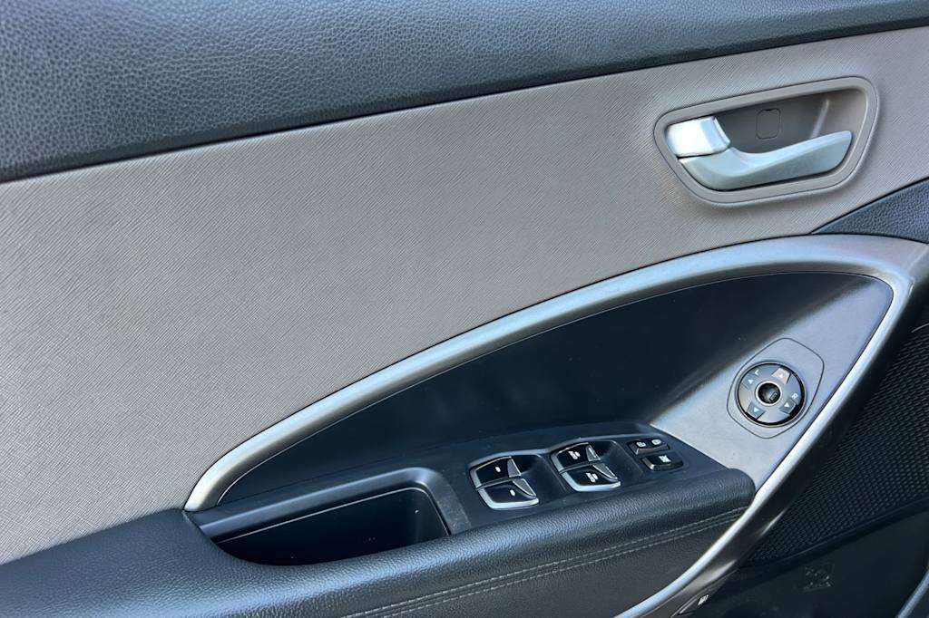 Thumbnail: 2017 Hyundai Santa Fe - 21