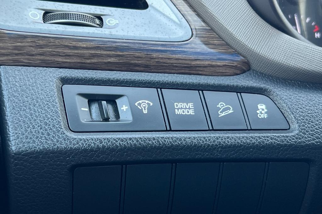 Thumbnail: 2017 Hyundai Santa Fe - 30