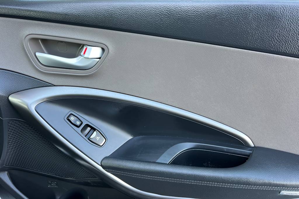 Thumbnail: 2017 Hyundai Santa Fe - 23