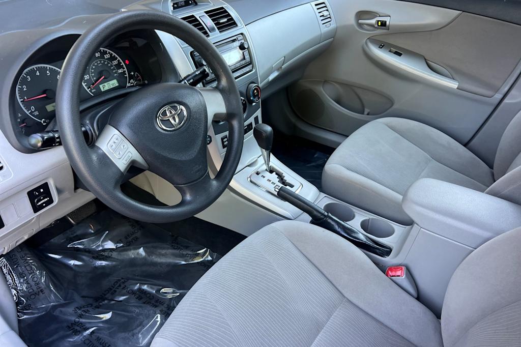 Thumbnail: 2012 Toyota Corolla - 9