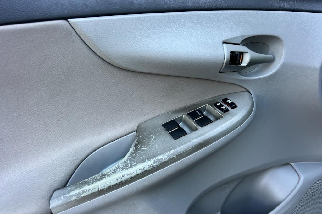 Thumbnail: 2012 Toyota Corolla - 21