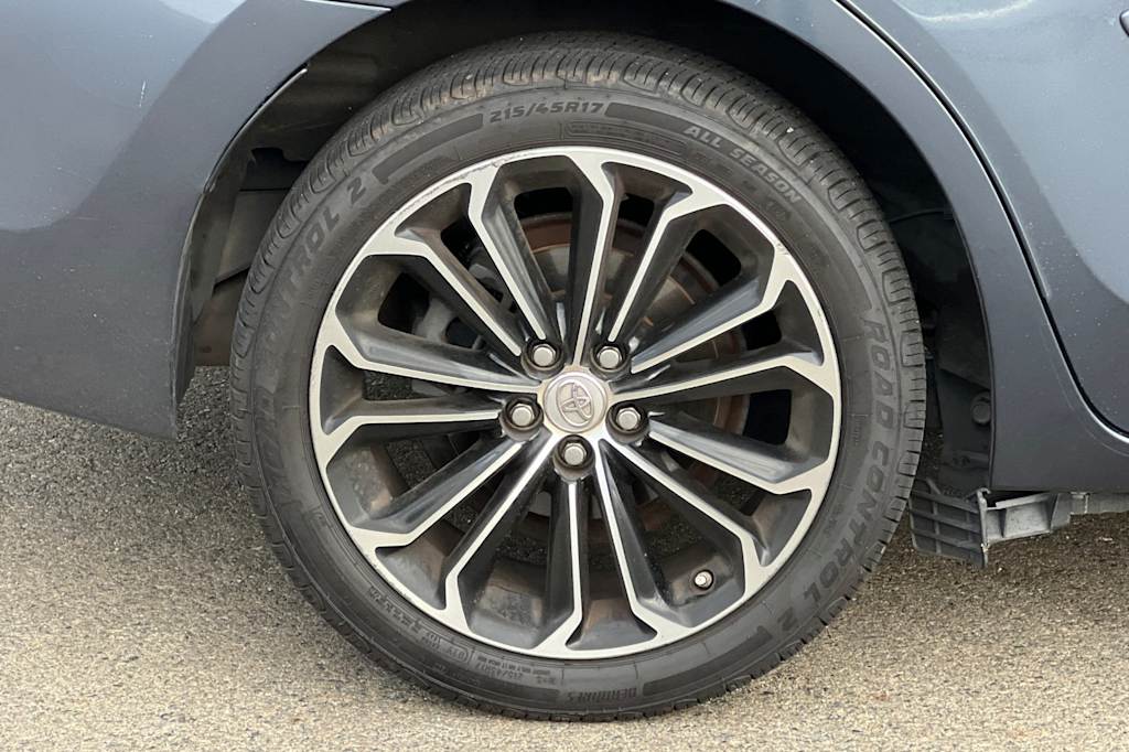 Thumbnail: 2015 Toyota Corolla - 21