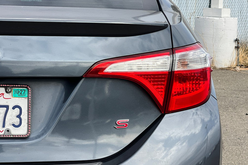 Thumbnail: 2015 Toyota Corolla - 22