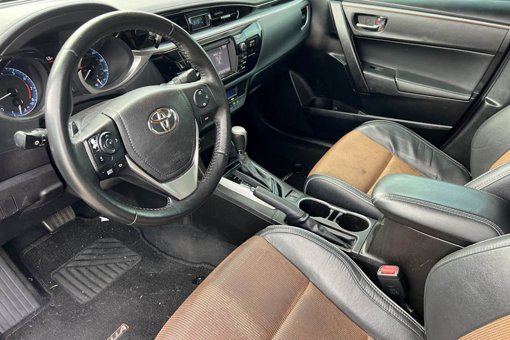 Thumbnail: 2015 Toyota Corolla - 2
