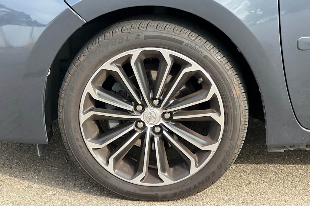Thumbnail: 2015 Toyota Corolla - 8