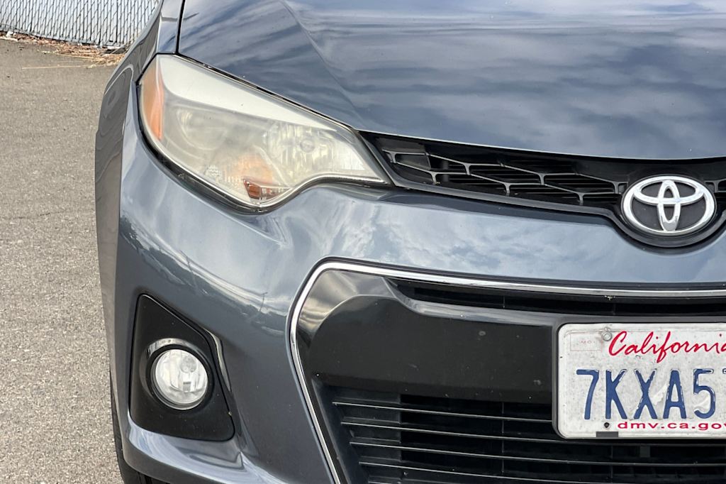Thumbnail: 2015 Toyota Corolla - 18
