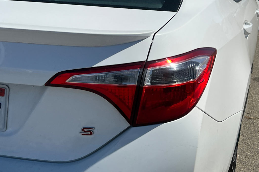 Thumbnail: 2014 Toyota Corolla - 18