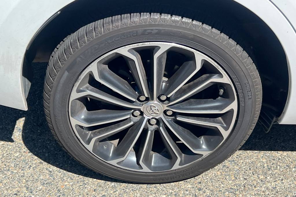 Thumbnail: 2014 Toyota Corolla - 17